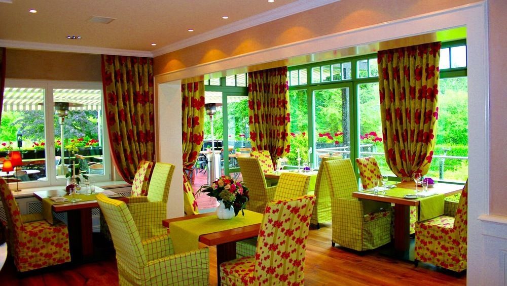 Hotel Menge "An Der Schlacht" Arnsberg Exterior photo